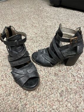 Freebird by Steven Black Women's Block Heel strappy sandals